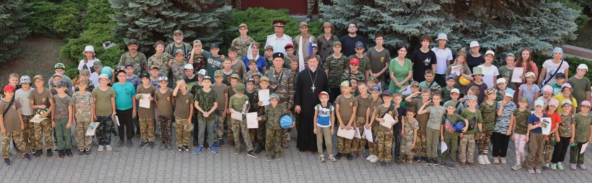 При храме Рождества Христова состоялся двухнедельный детский лагерь.